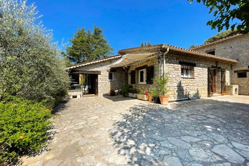 Provençal farmhouse 6 guests Peymeinade near Cannes