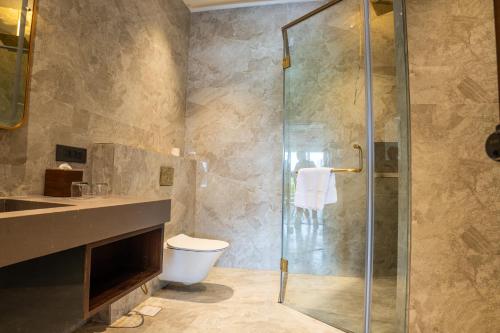 Ένα μπάνιο στο Amartara luxury hotel and resorts, Abu Road