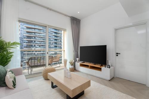 Gala Guests - Marina Views Bright Balcony Collection