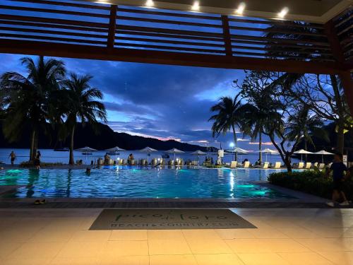 Φωτογραφία από το άλμπουμ του Pico de loro σε Nasugbu