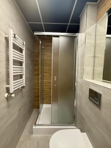 Et badeværelse på Spoko Room 23 Szczytno