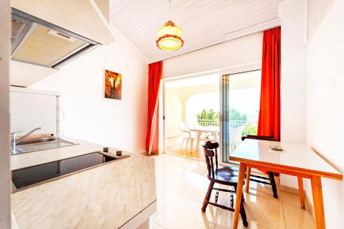 App Visy in Center Novalja with Pool