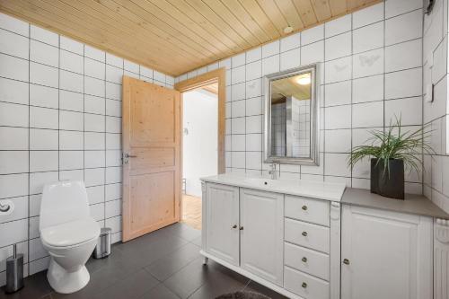 Koupelna v ubytování Feriehus 1150