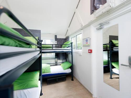 Φωτογραφία από το άλμπουμ του YHA Jordans - Partner 