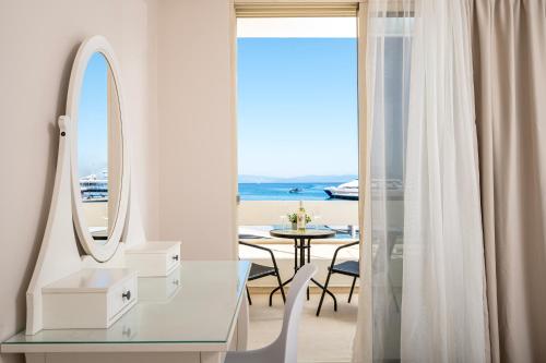 The Sand Suite - Avra Suites