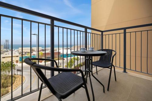 La Mer Le Pont 1 Bedroom Beachside Apartment