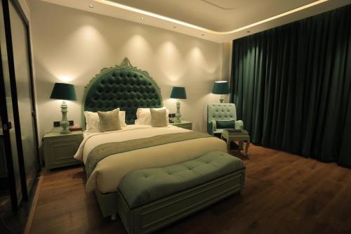 Postel nebo postele na pokoji v ubytování Hotel The Royal Venetian