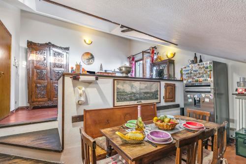 Φαγητό σε αυτό το διαμέρισμα ή κάπου εκεί κοντά