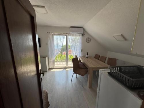 Kuchyň nebo kuchyňský kout v ubytování Apartament Loza Bar