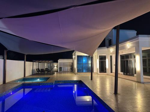 Φωτογραφία από το άλμπουμ του Hekayh chalet σε Barka