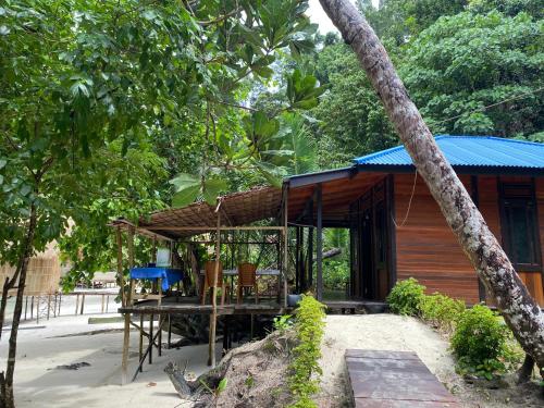 Κήπος έξω από το Arwo Homestay