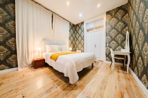 Stylish Central Lisbon 5BR Apartment wAC