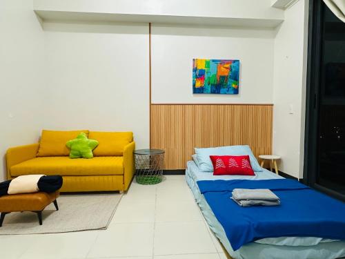 Χώρος καθιστικού στο Semi Furnished Condo at Sta Rosa Zadia Tower 2