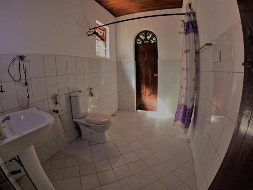 Phòng tắm tại Sanka Rest Ayurvedic Home Stay