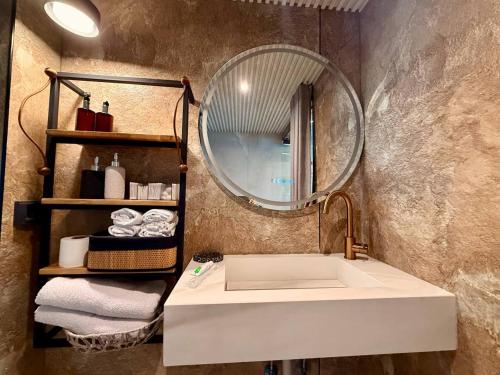 Koupelna v ubytování love on the sea