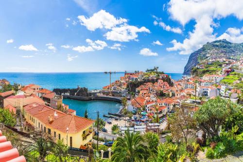 Camara de Lobos Apt by Holiday Rental Madeira