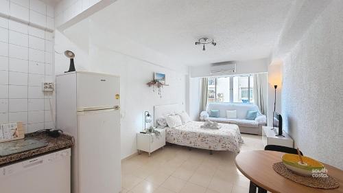 Estudio en Centro Nerja cerca de la Playa con piscina by South Costa