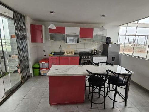 Kuchyň nebo kuchyňský kout v ubytování Departamento en Playa San Bartolo Con terraza