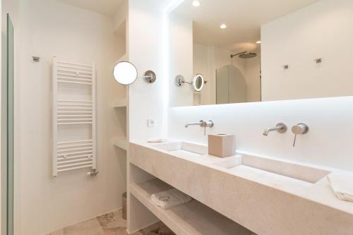 Phòng tắm tại Gialova Hills 8