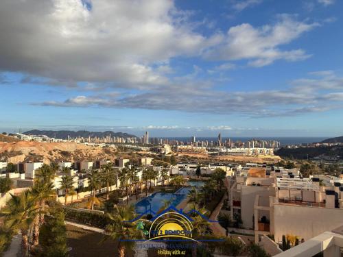 Een algemene foto van Finestrat of een uitzicht op de stad vanuit het appartement