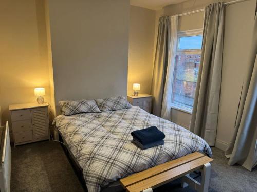 Postel nebo postele na pokoji v ubytování Central Belfast 2 Bedroom House Sleeps 6 Beside Ormeau Park