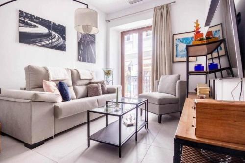 Alzhara Suites I Triana 3 Pax Balcón WiFi
