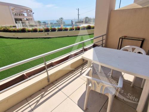 Grand T2 avec terrasse piscine et garage