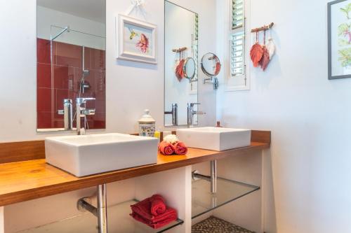 Koupelna v ubytování Villa Vue Mer, piscine, proche de la plage et Golf Trois Ilets