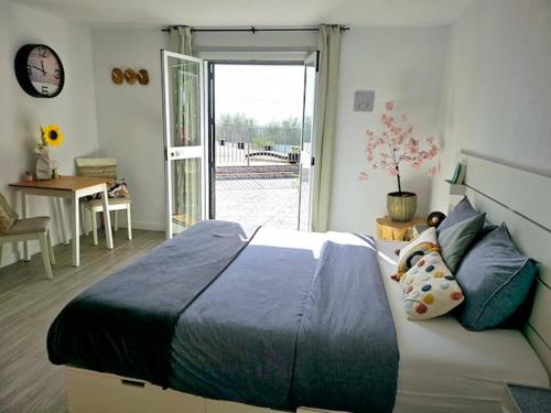 Ένα ή περισσότερα κρεβάτια σε δωμάτιο στο Villa Mika