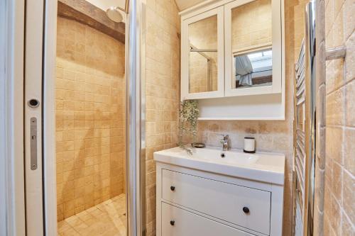 Charming apartment Center of Paris with terrace