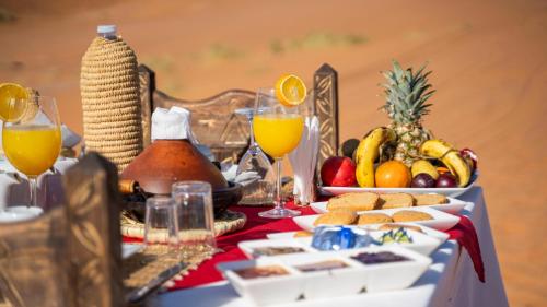 Jídlo v hotelu nebo okolí