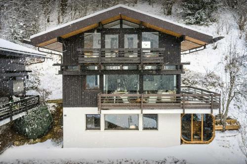 Clădirea în care este situat/ăchaletul