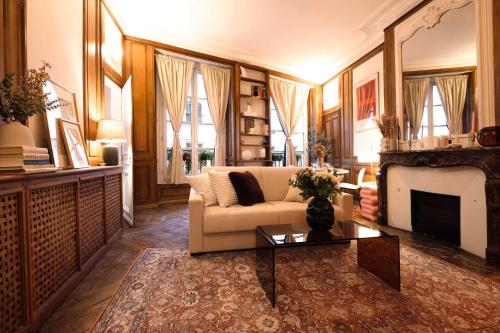 Charming Flat Louvres Opera