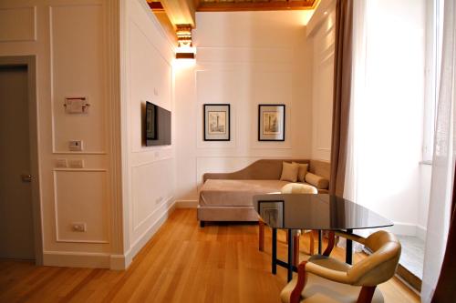 Palazzo Goldoni Condotti Collection photo 100