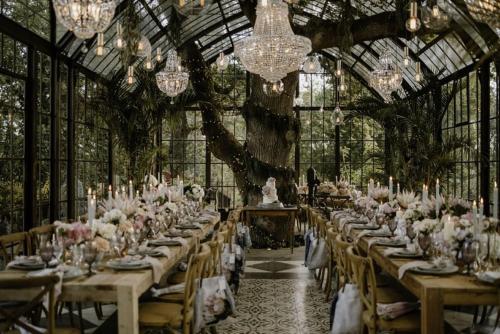 En restaurant eller et andet spisested på Le Grand Jardin Villa