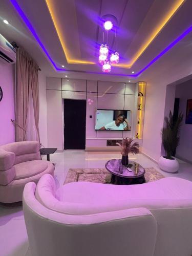 Fotografie z fotogalerie ubytování Tee Motley shortlet v destinaci Ejigbo