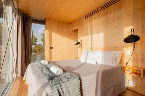 SleepBoat - Cozy Modern Houseboat in Porto