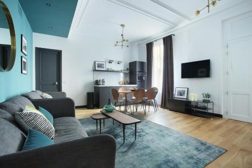 Apartment Champ de Mars - Tour Eiffel by Studio prestige