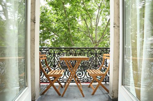 Apartment Center of Paris by Studio prestige
