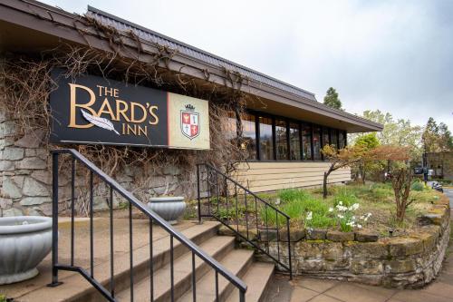 Κήπος έξω από το The Bard's Inn - BW Signature Collection by Best Western