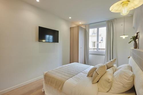 Studio Center of Paris Beaubourg by Studioprestige