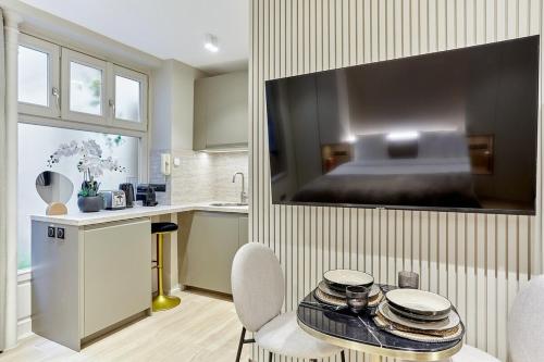 Studio Center of Paris by Studio prestige