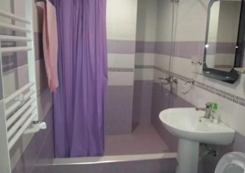 Superb Central Location! Spacious and Comfortable 1 Bedroom + Jacuzzi, Next To Northern Avenue