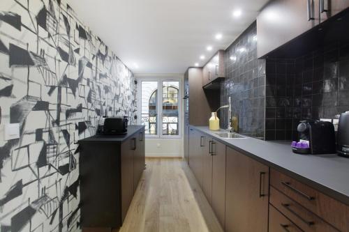Apartment center of Paris by Studio prestige