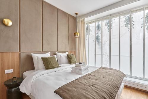 Exceptional 3 bedrooms Apartment Heart of Paris By Studio Prestige