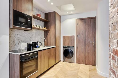 Exceptional 3 bedrooms Apartment Heart of Paris By Studio Prestige