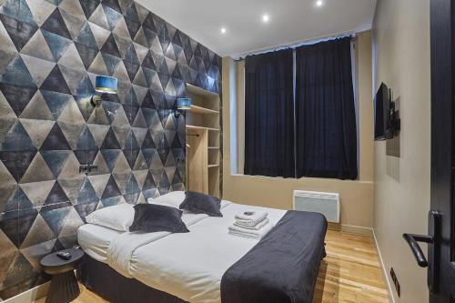 Apartment Center of Paris by Studio prestige