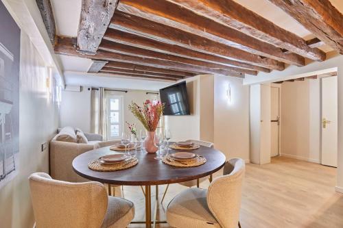Amazing apartment in Center of Paris