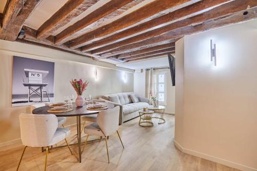 Amazing apartment in Center of Paris