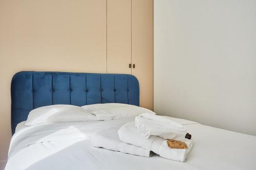 Apartment Louvre Museum by Studio prestige